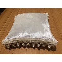 Stilski plišani jastuk
